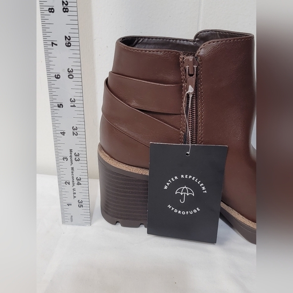 Naturalizer Madalynn Strap Water Repellent Ankle Lug Bootie In Chocolate Size 7 - Picture 11 of 12